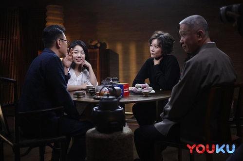 圆桌派在线观看,深度探讨，思想碰撞的视听盛宴  第1张